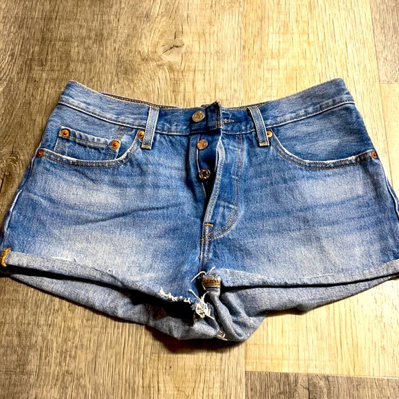 Levi’s Jean Shorts - Picture 1 of 5